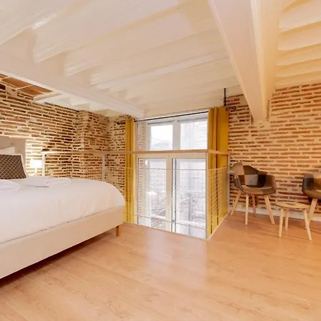 Le Capitoul - D Exception Hypercentre Апартаменты *